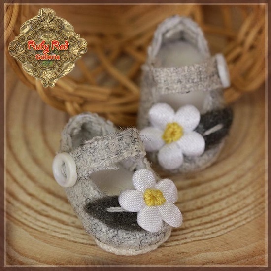 Yu Ping Grey Flower Shoes